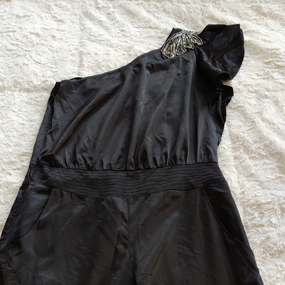 2b BEbe Black one shoulder pantsuit